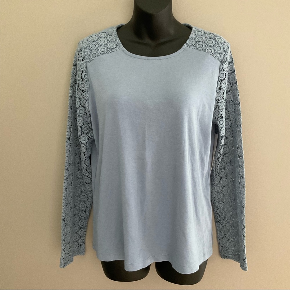 Appleseed's NWT Crochet Sleeves Top Size Medium.